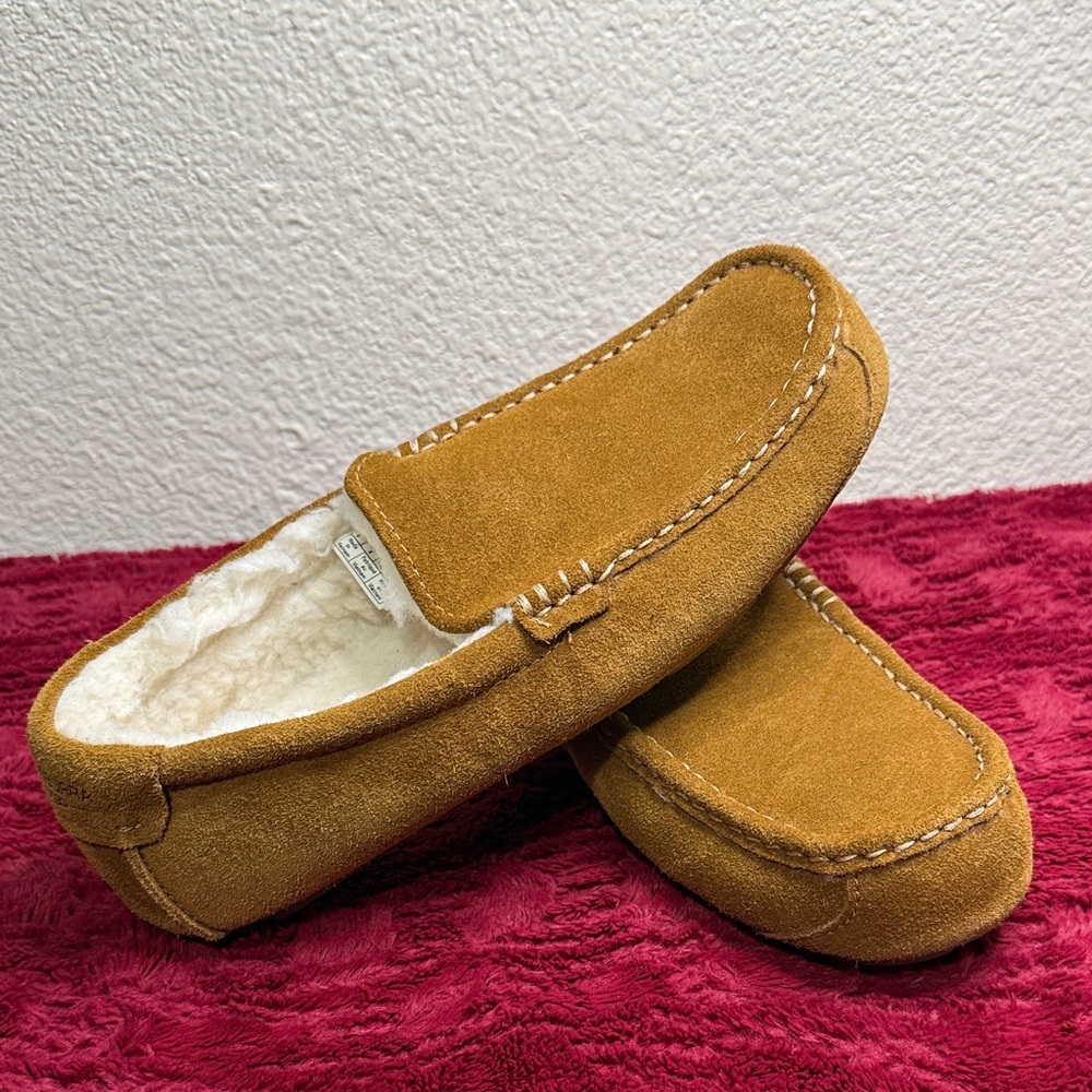 Men's koolaburra by Ugg  Suede Moccasin Slippers